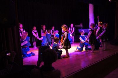 Występ dzieci z Rzeszowskiego Domu Kultury